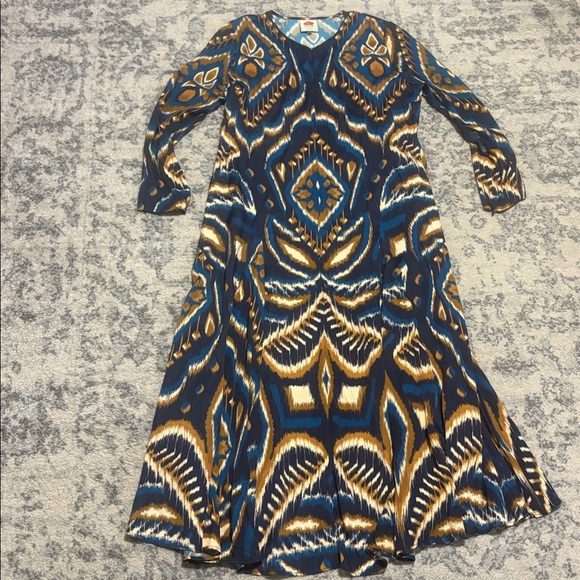 Farm Rio Blue Pineapple Ikat LENZING™ ECOVERO™ Viscose Maxi Dress. - Picture 4 of 9